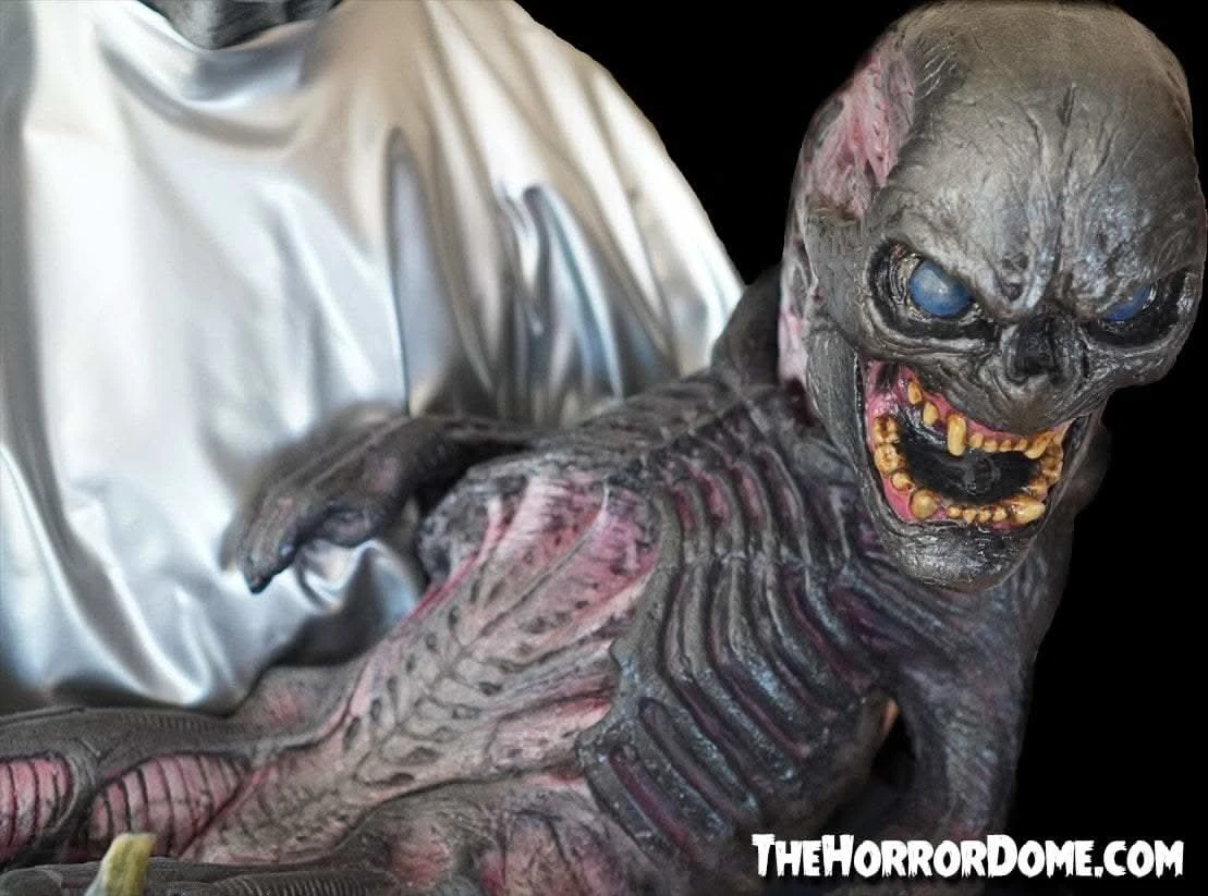 "Alien Xenomorph Puppet" HD Studios Halloween Prop 3 "Alien Xenomorph Puppet" HD Studios Halloween Prop - Image 3