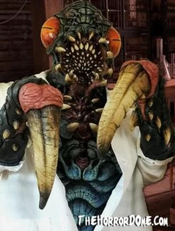 "Evolve Bug In Lab Coat" HD Studios Pro Costume -Halloween Costumes Shop evolve bug in lab coat hd studios pro halloween costume 2092577751073