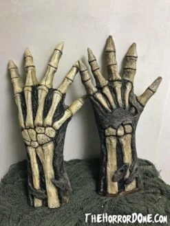 Skeletal Remains HD Studios Pro Costume -Halloween Costumes Shop tomb raider skeleton hd studios pro halloween costume 7249848860720